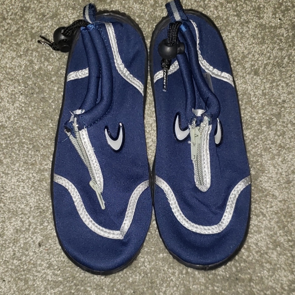 Boy's water shoes